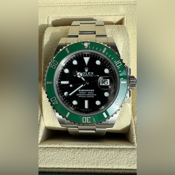 Rolex Submariner 126610lv Green Bezel “Starbucks” 2023 - Picture 1 of 11